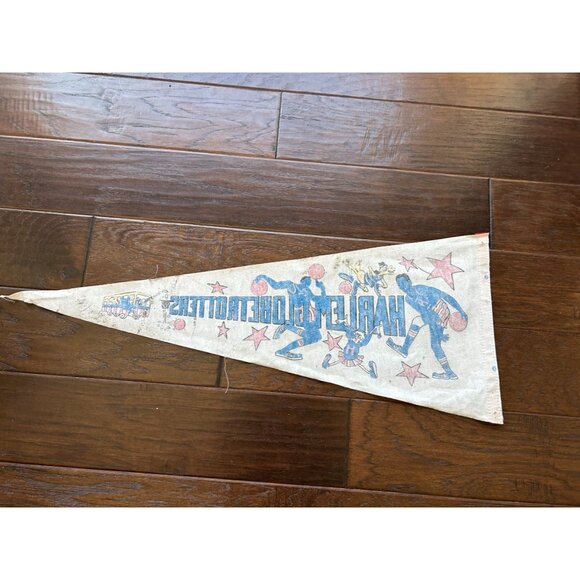 Vintage Harlem Globetrotters Pennant - Picture 2 of 2